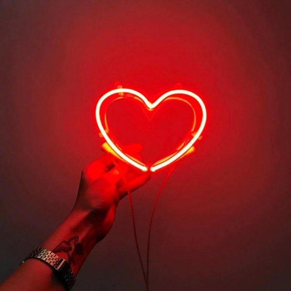 неоновые сердца