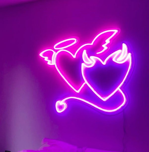 неоновая вывеска