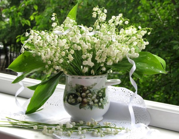 натюрморт с ландышами