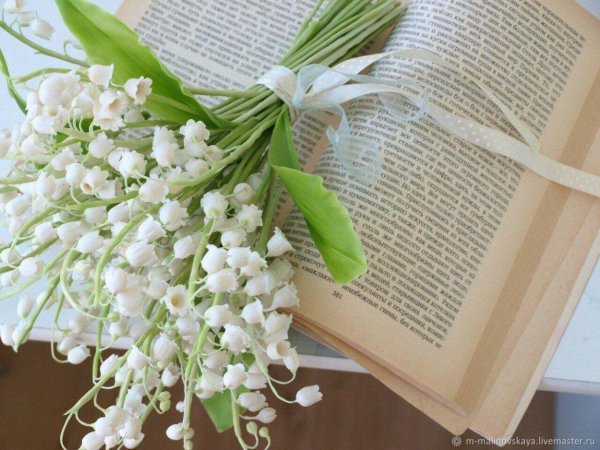 свадебный букет из ландышей