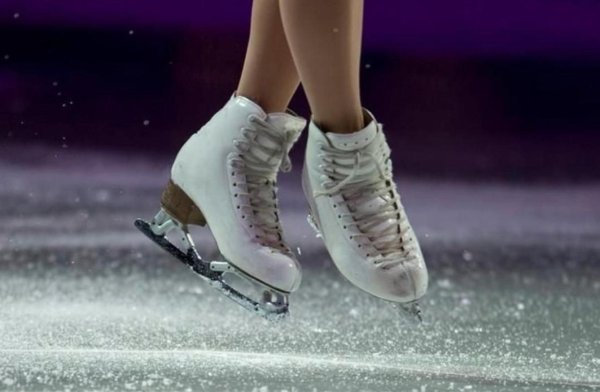 дмитриева фигуристка