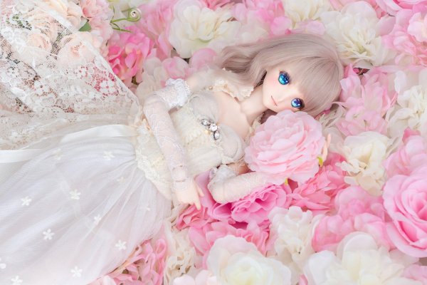 кукла розовая