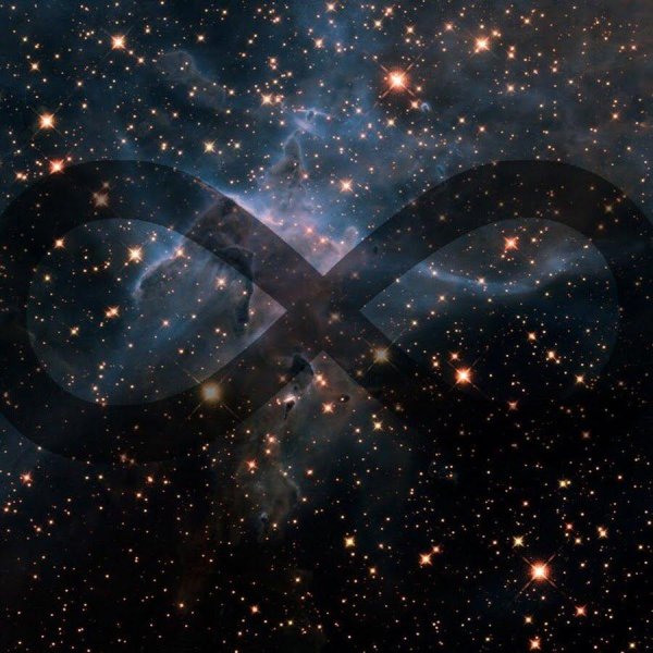 символ бесконечности в космосе