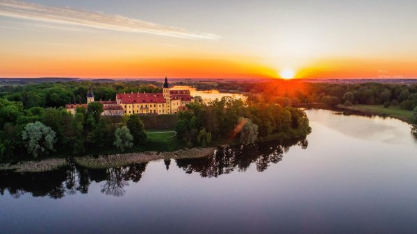 замок радзивиллов в несвиже