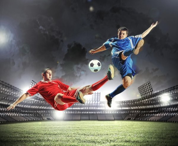 два футболиста