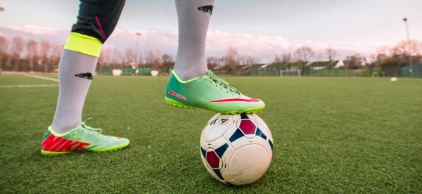 обувь футбольная