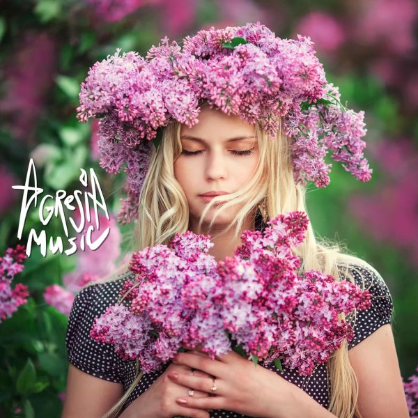 женщина в цветах