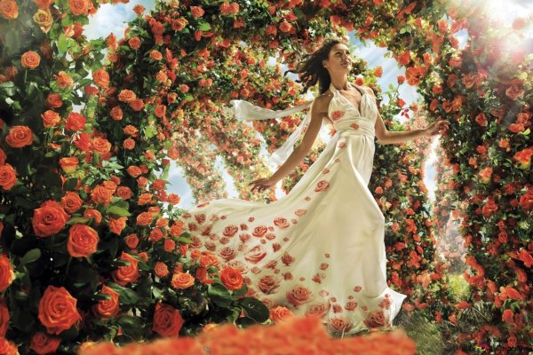 женщина и цветы