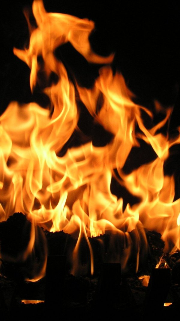 в огне