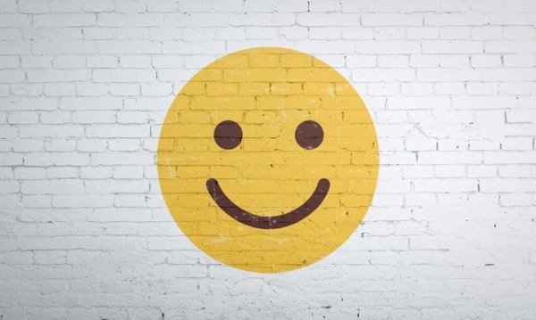 улыбающийся эмодзи