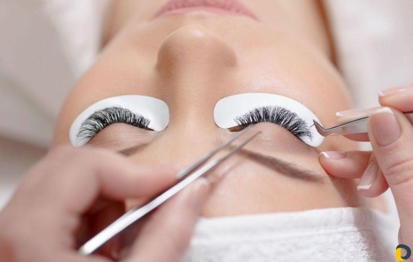 eyelash extension
