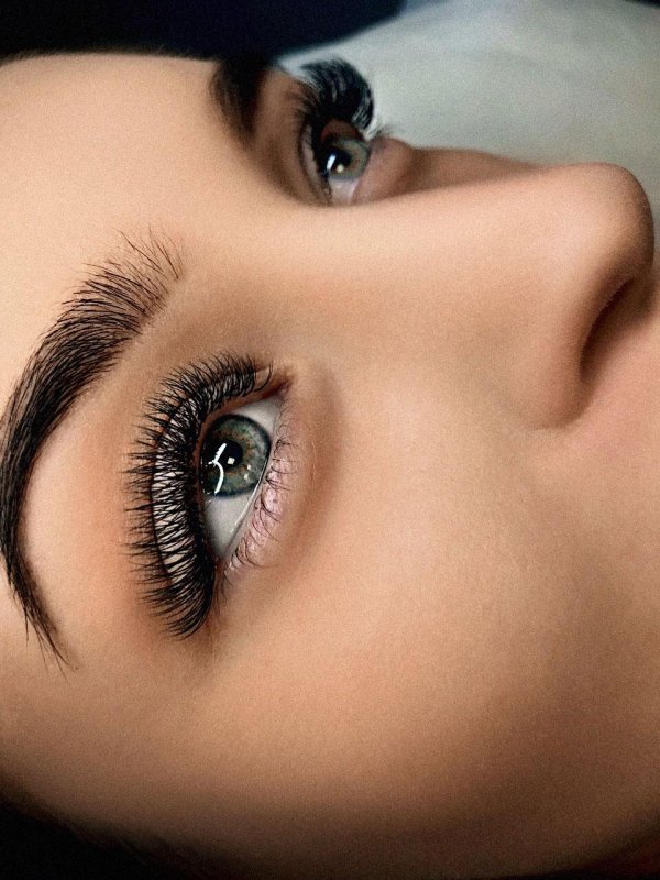 нарощенные ресницы