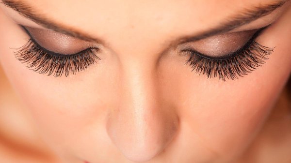 eyelash extension