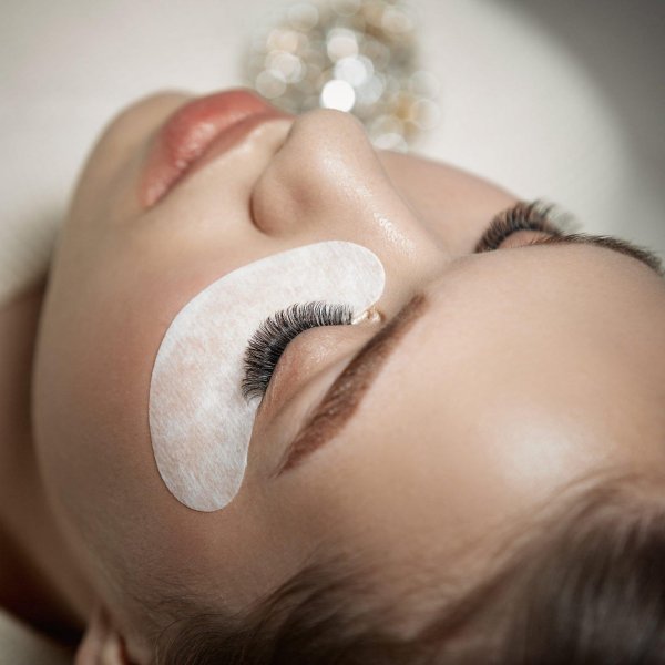eyelash extension
