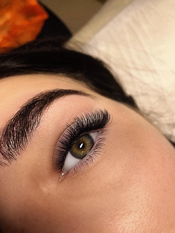 нарощенные ресницы