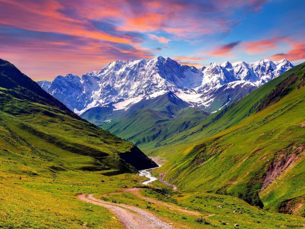 грузия вершина шхара