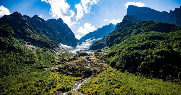 ледник аманауз домбай