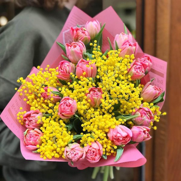 тюльпаны мимоза