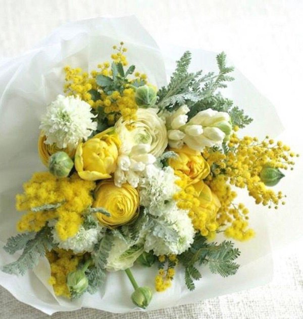 мимоза фрезии тюльпаны