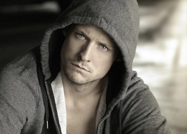 красивая мужчина