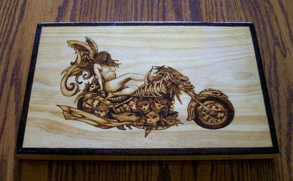 выжигать мотоциклы по дереву