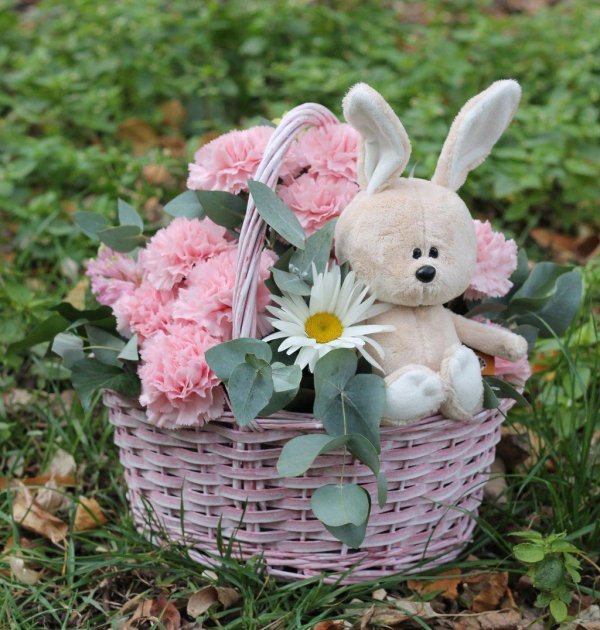 зайчик с корзинкой