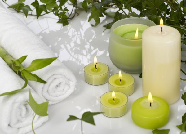 свечи в ряд спа