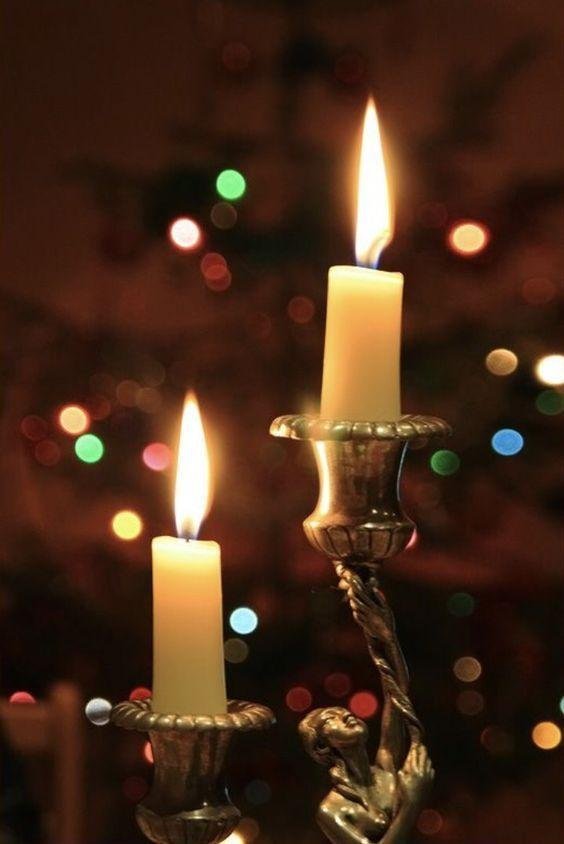 канделябр со свечами