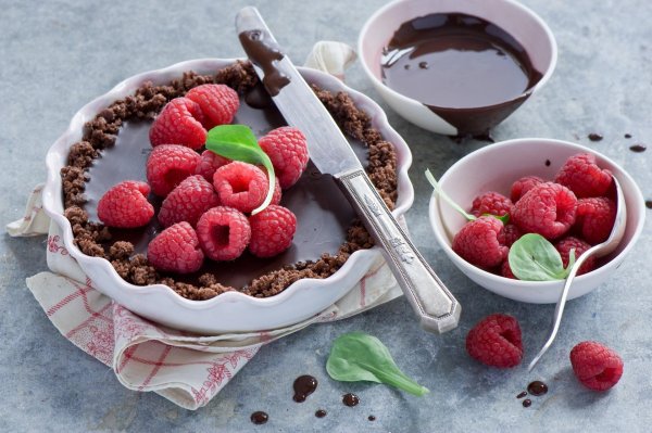 chocolate raspberry tart
