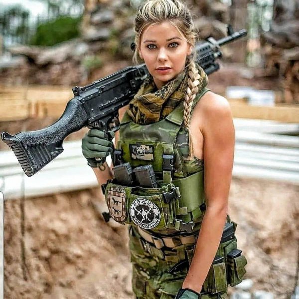 девушка милитари