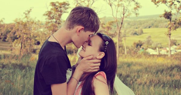 влюбленные подростки