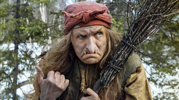 актер баба яга