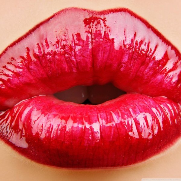 сочные губы