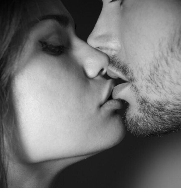 нежные поцелуи