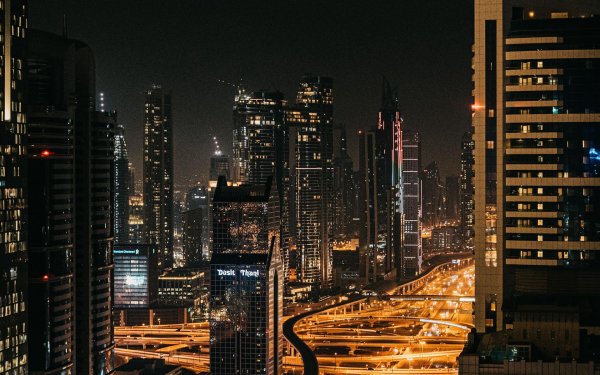 вид ночного города