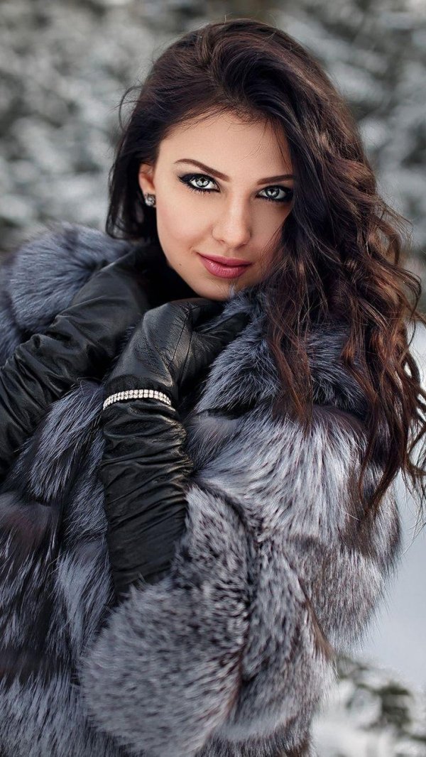 анастасия сотникова fur coat