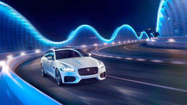 jaguar xf 2016