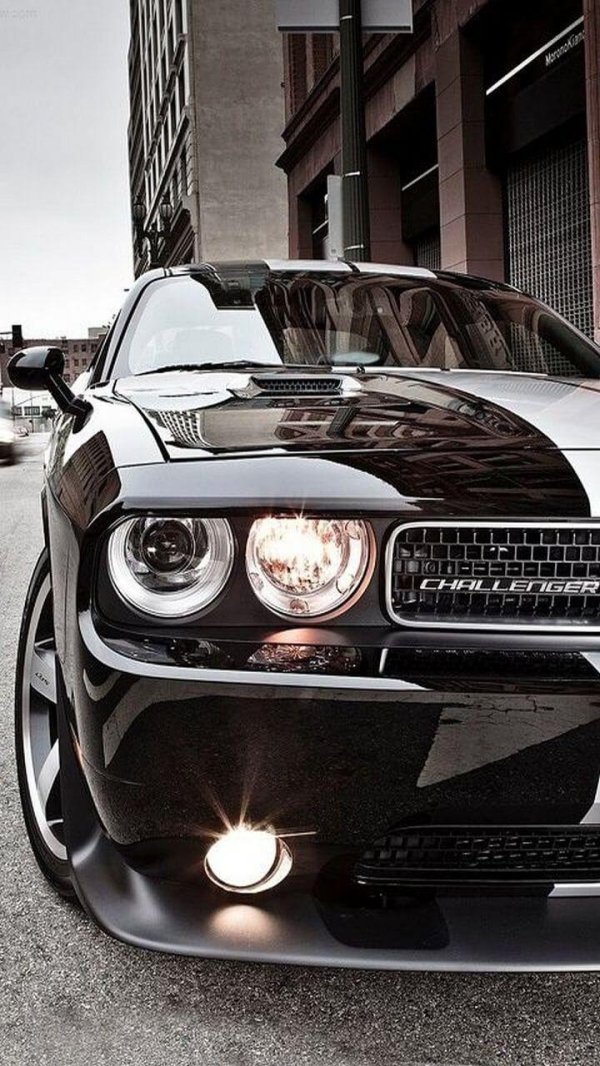 dodge challenger srt8