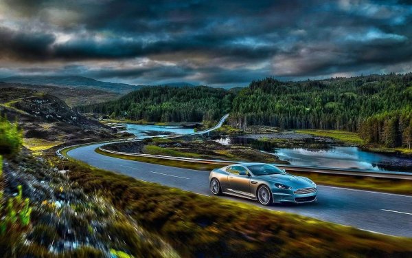 астон мартин в горах