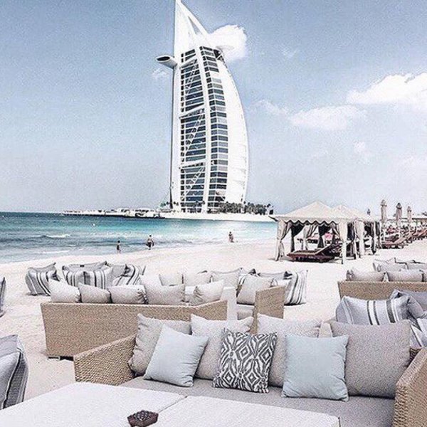 абу даби море