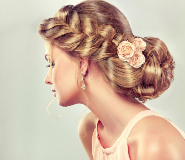 прическа с плетением