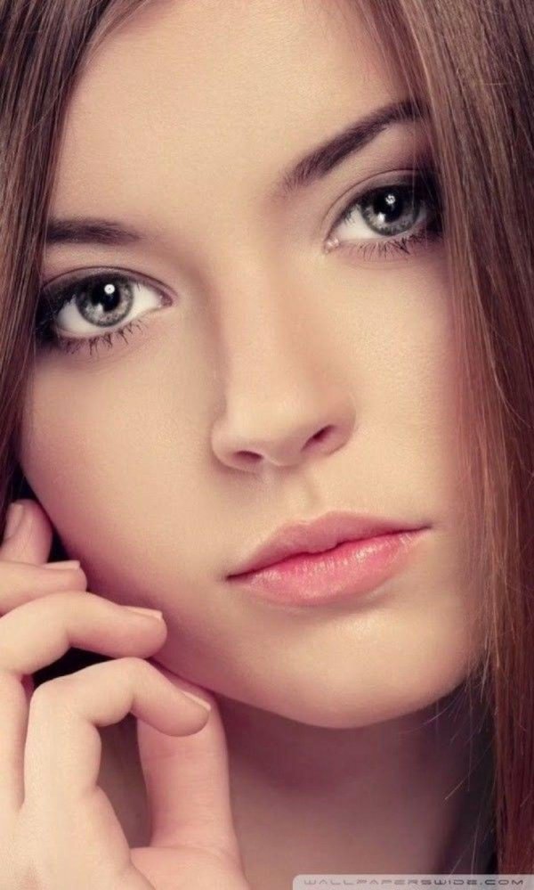 красивое лицо девочки