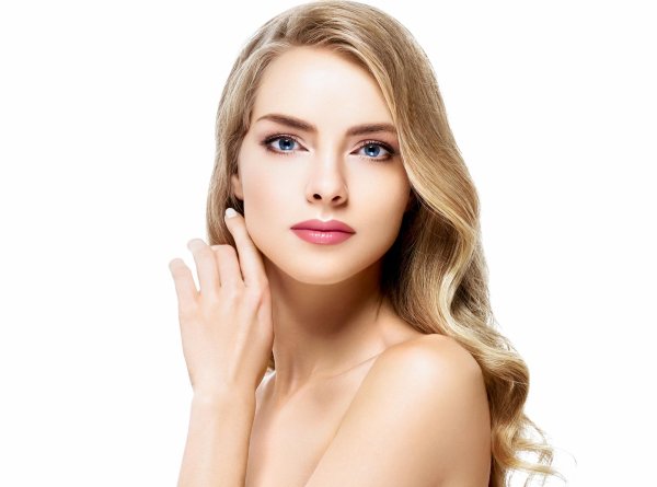 блондинка лицо