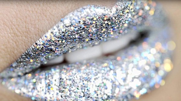 блеск на губах