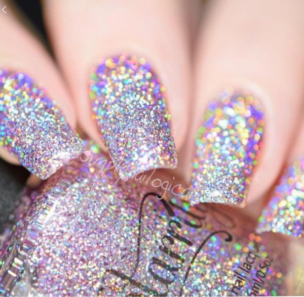 блестящие ногти маникюр