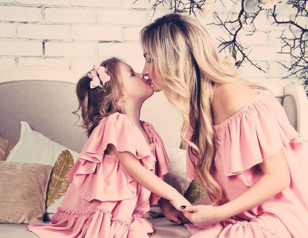 мама с дочками