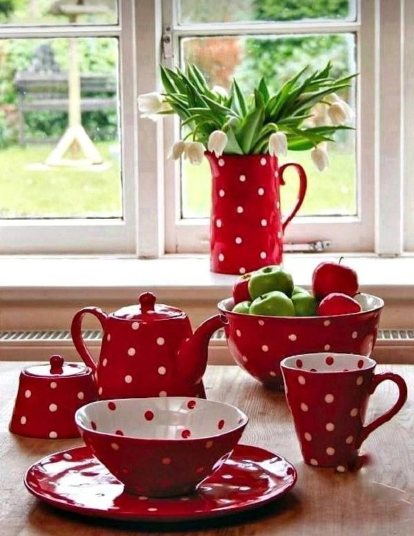 красная посуда