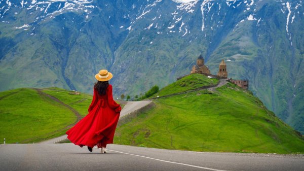 храм святой троицы гергети