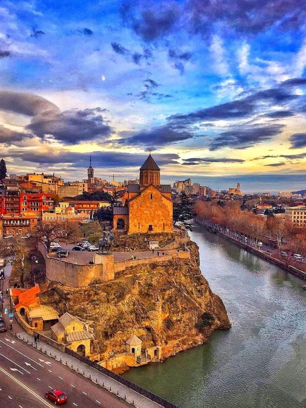 храм метехи тбилиси