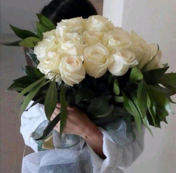 букет белые розы